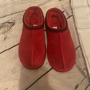Size 3 excellent used condition red UGGs slippers